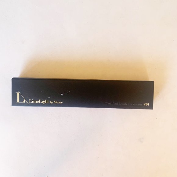 Limelight Other - NEW - Limelight by Alcone Tapered Powder Brush #01